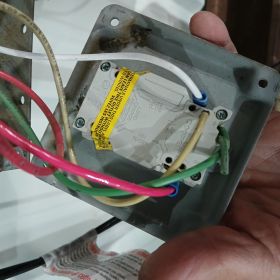 Wiring the VendaVolt to the GFI duplex outlet