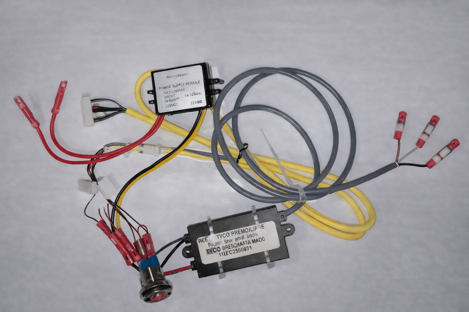 B2 - Nayax Vpos Touch Interface Optically Isolated 10A Controller Board Kit. Includes 24VAC/DC power supply, Red "STOP" Push Button and Nayax Yellow Pulse Cable. Ideal for the retrofit of coin operated laundry or car wash bays & vac's!.